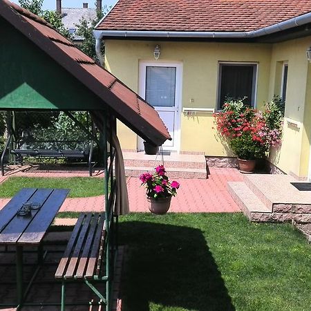 Apartman Kaszás Garden Mosonmagyaróvár Esterno foto