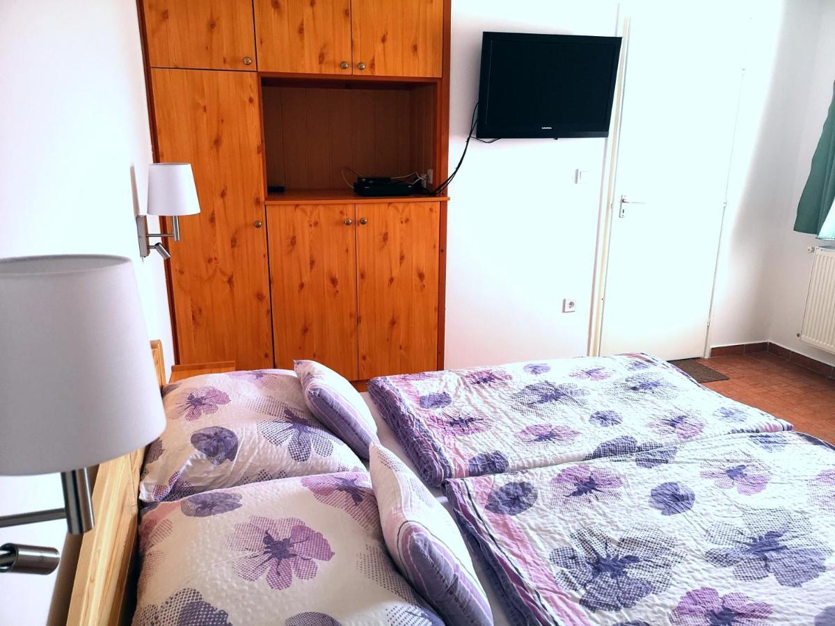 Apartman Kaszás Garden Mosonmagyaróvár Esterno foto