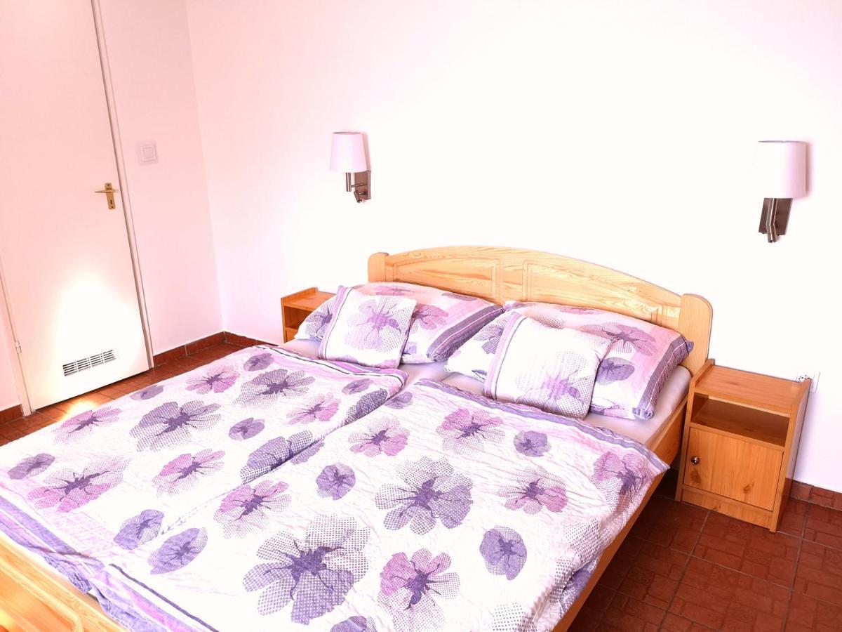Apartman Kaszás Garden Mosonmagyaróvár Esterno foto