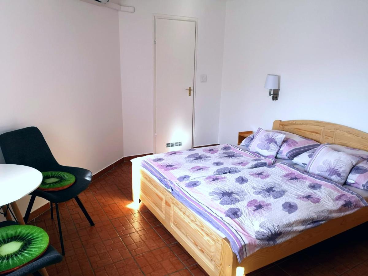 Apartman Kaszás Garden Mosonmagyaróvár Esterno foto
