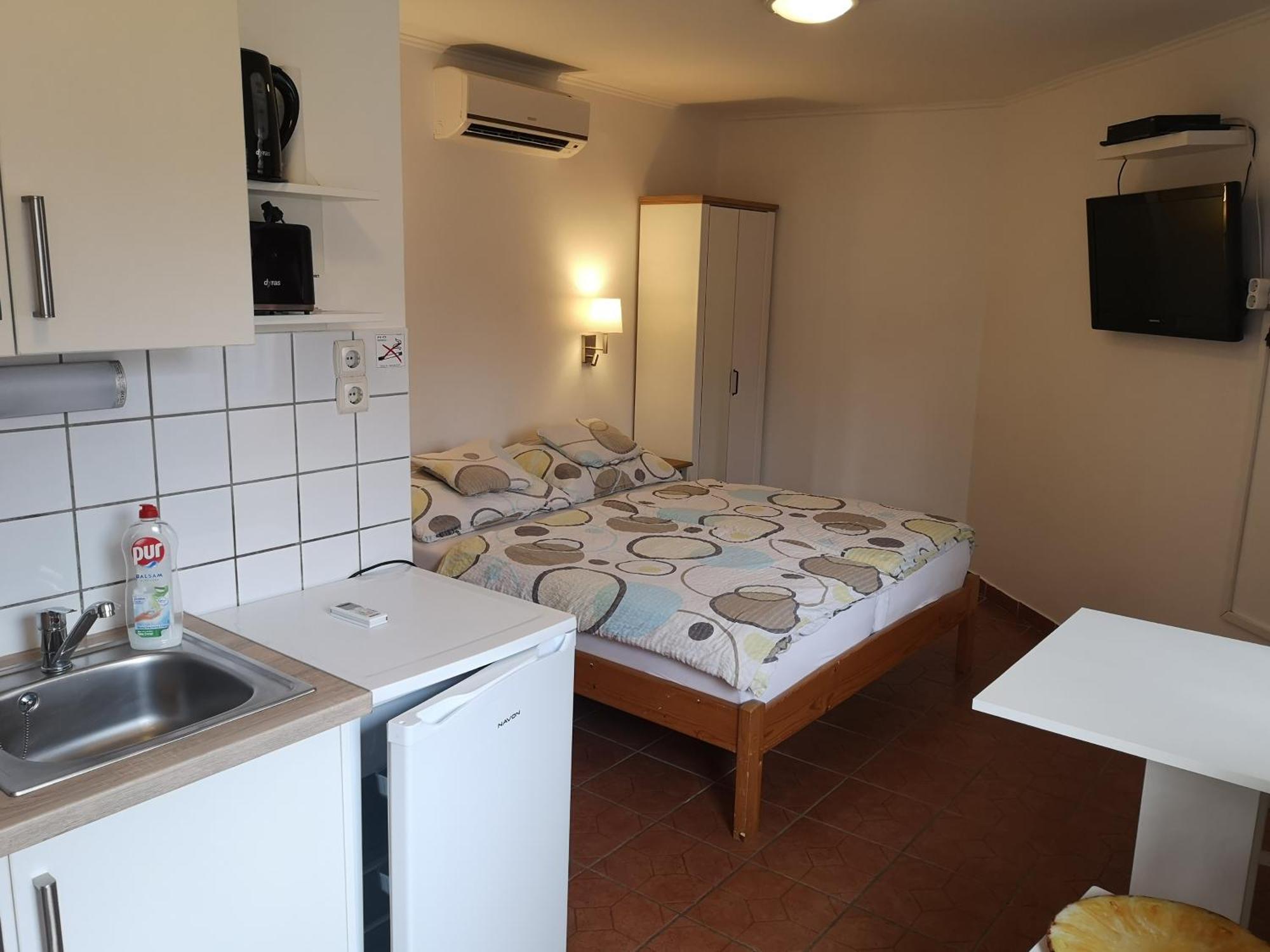 Apartman Kaszás Garden Mosonmagyaróvár Esterno foto