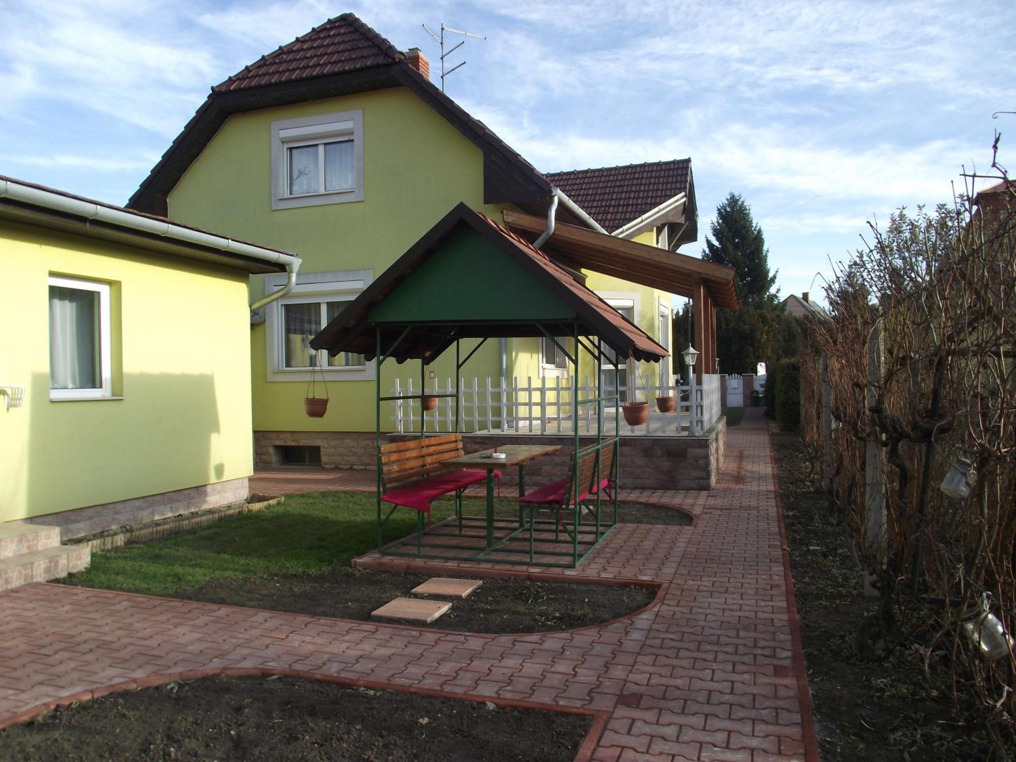 Apartman Kaszás Garden Mosonmagyaróvár Esterno foto