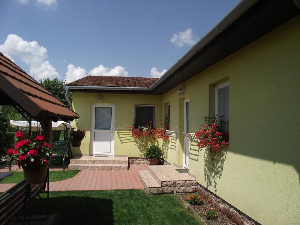 Apartman Kaszás Garden Mosonmagyaróvár Esterno foto