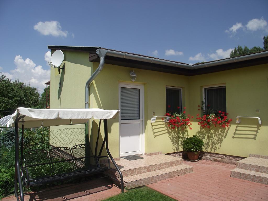 Apartman Kaszás Garden Mosonmagyaróvár Esterno foto