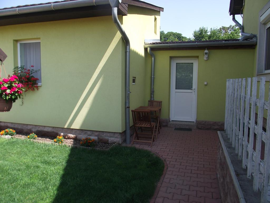 Apartman Kaszás Garden Mosonmagyaróvár Esterno foto