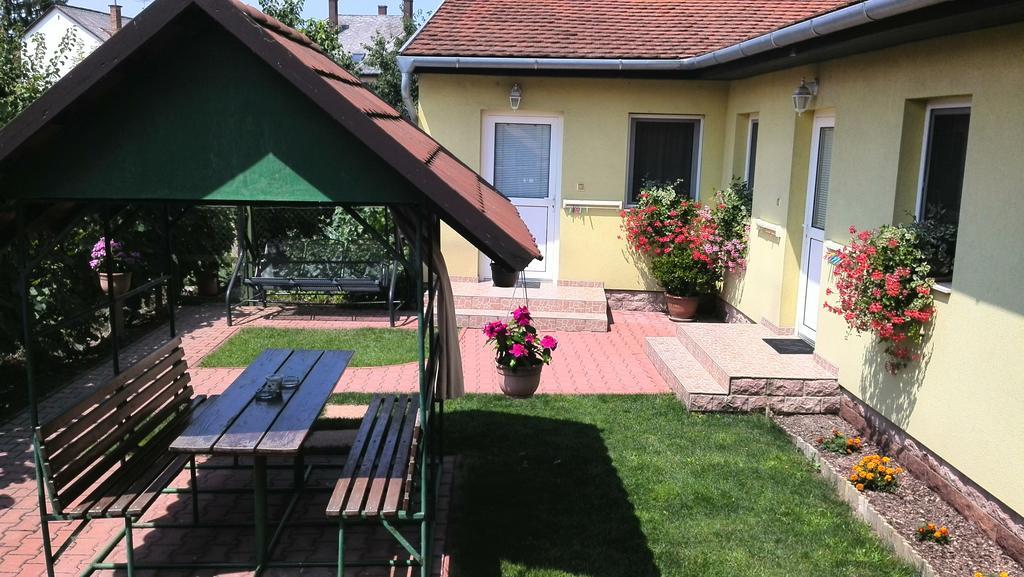 Apartman Kaszás Garden Mosonmagyaróvár Esterno foto