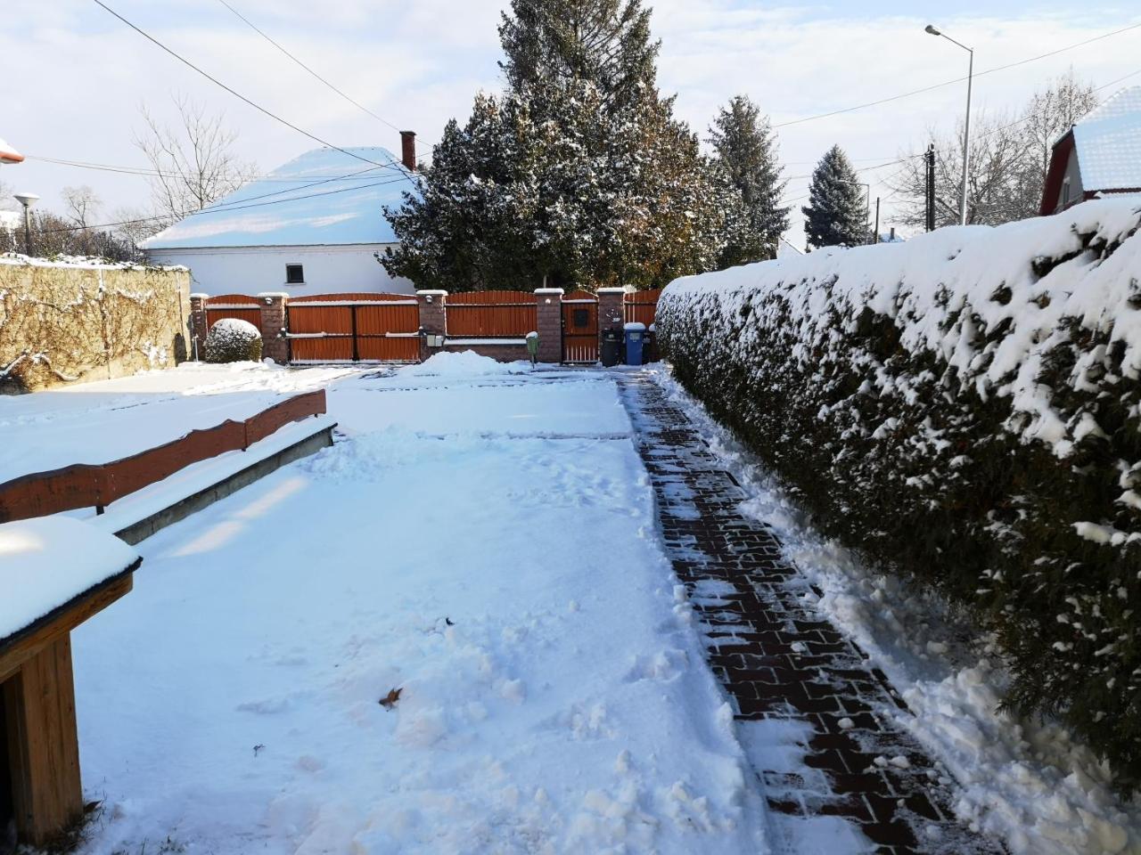 Apartman Kaszás Garden Mosonmagyaróvár Esterno foto