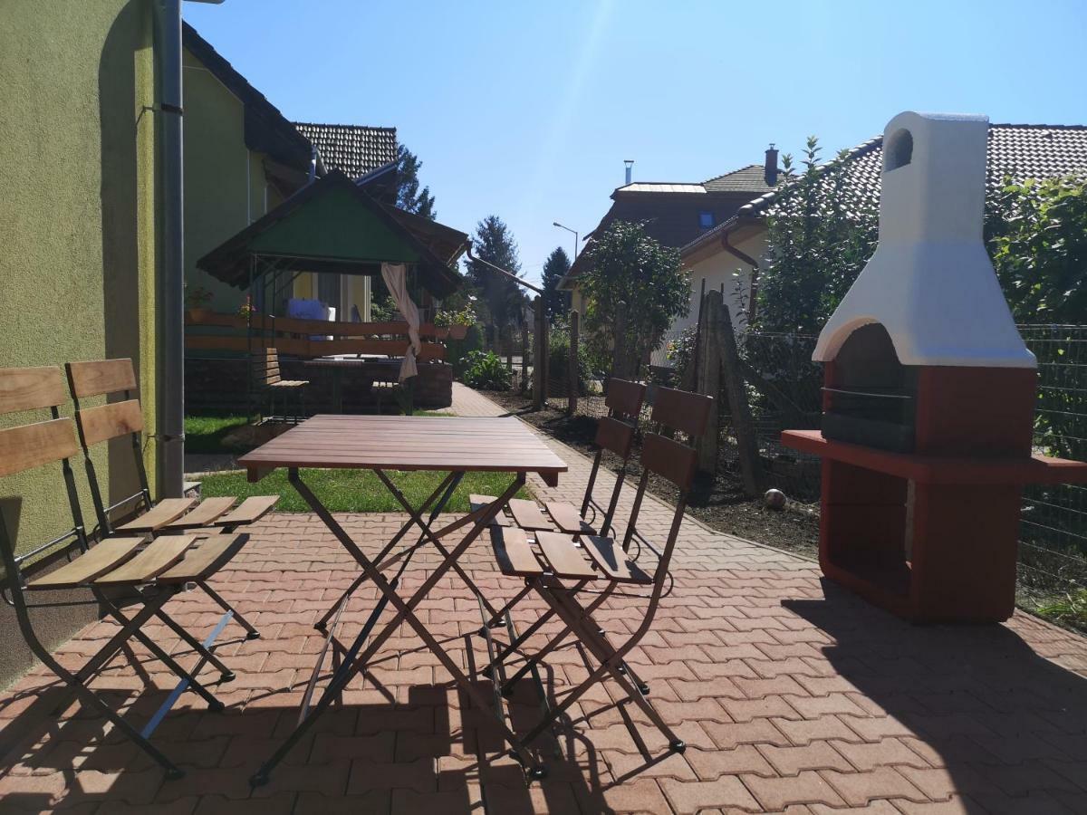Apartman Kaszás Garden Mosonmagyaróvár Esterno foto