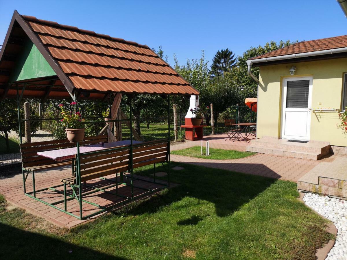 Apartman Kaszás Garden Mosonmagyaróvár Esterno foto