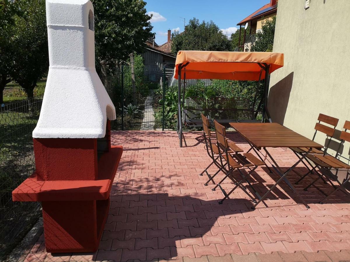 Apartman Kaszás Garden Mosonmagyaróvár Esterno foto