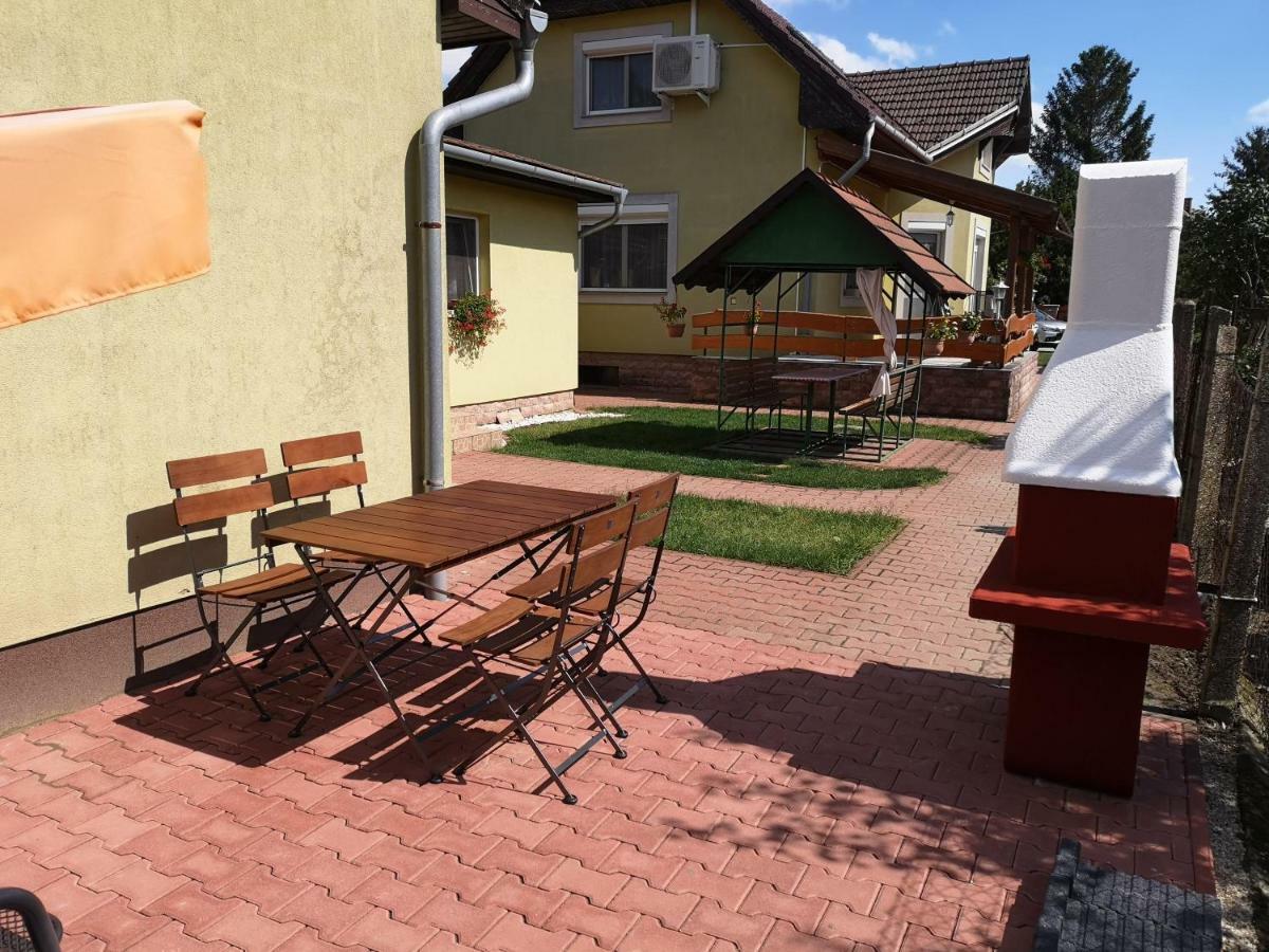 Apartman Kaszás Garden Mosonmagyaróvár Esterno foto